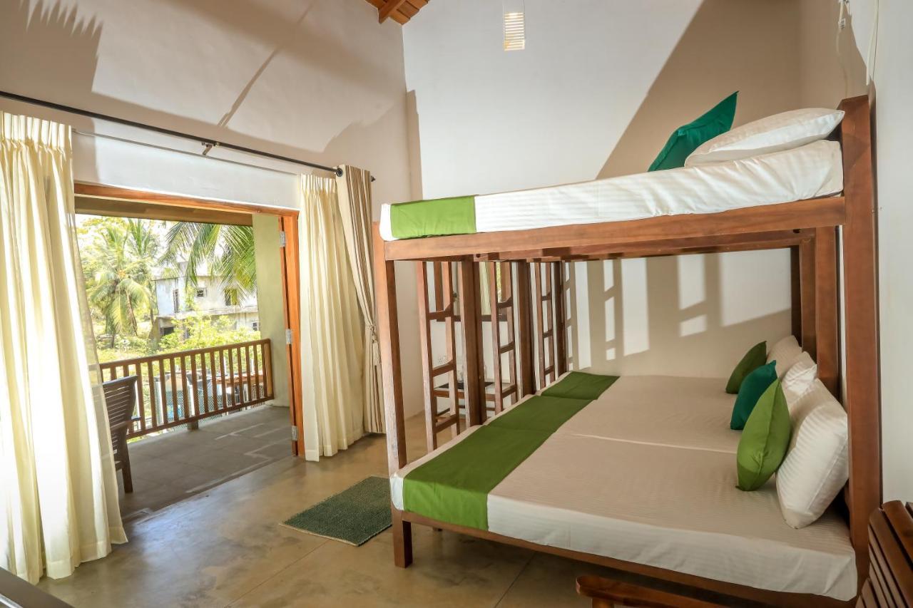 Kayjay Palms Hotell Passikudah Exteriör bild