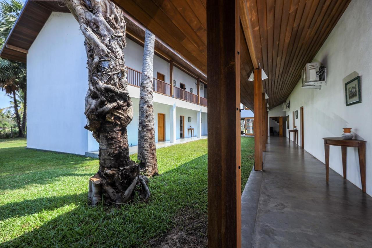Kayjay Palms Hotell Passikudah Exteriör bild