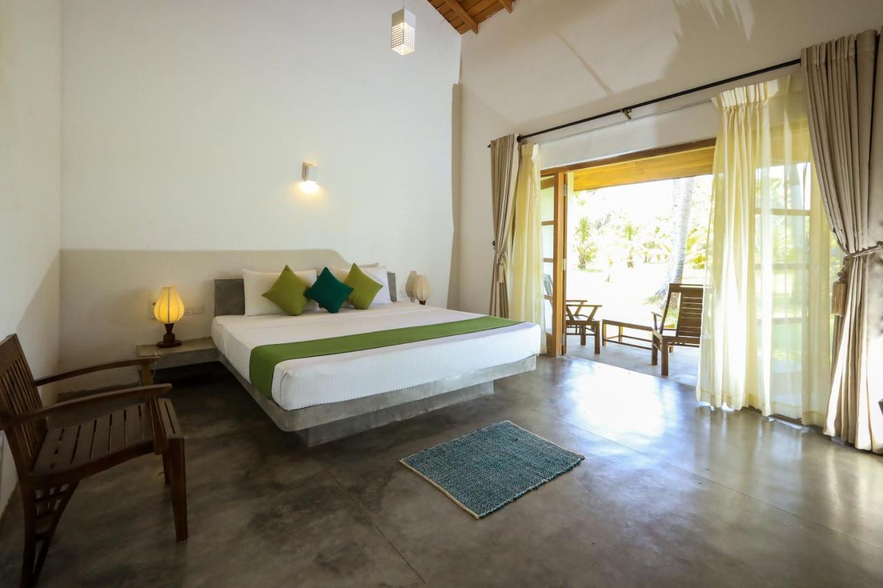 Kayjay Palms Hotell Passikudah Exteriör bild