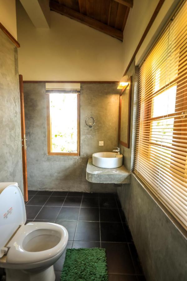 Kayjay Palms Hotell Passikudah Exteriör bild