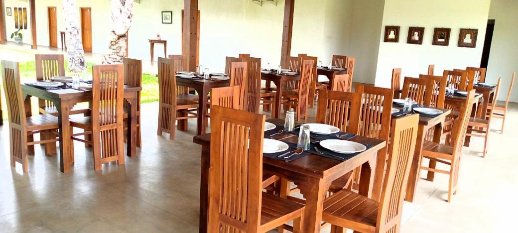 Kayjay Palms Hotell Passikudah Exteriör bild