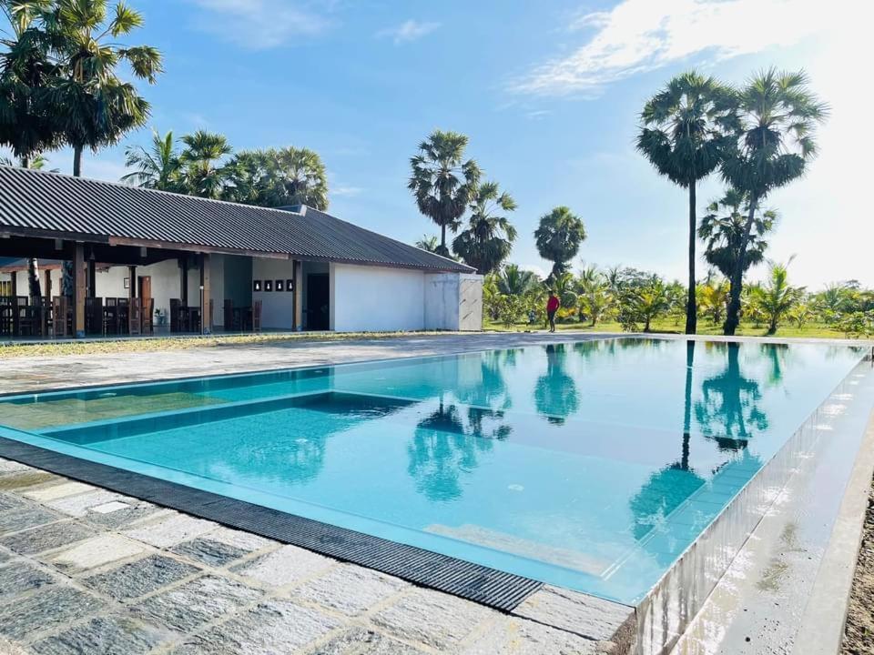 Kayjay Palms Hotell Passikudah Exteriör bild
