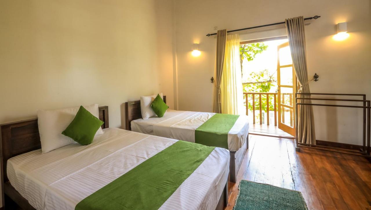 Kayjay Palms Hotell Passikudah Exteriör bild