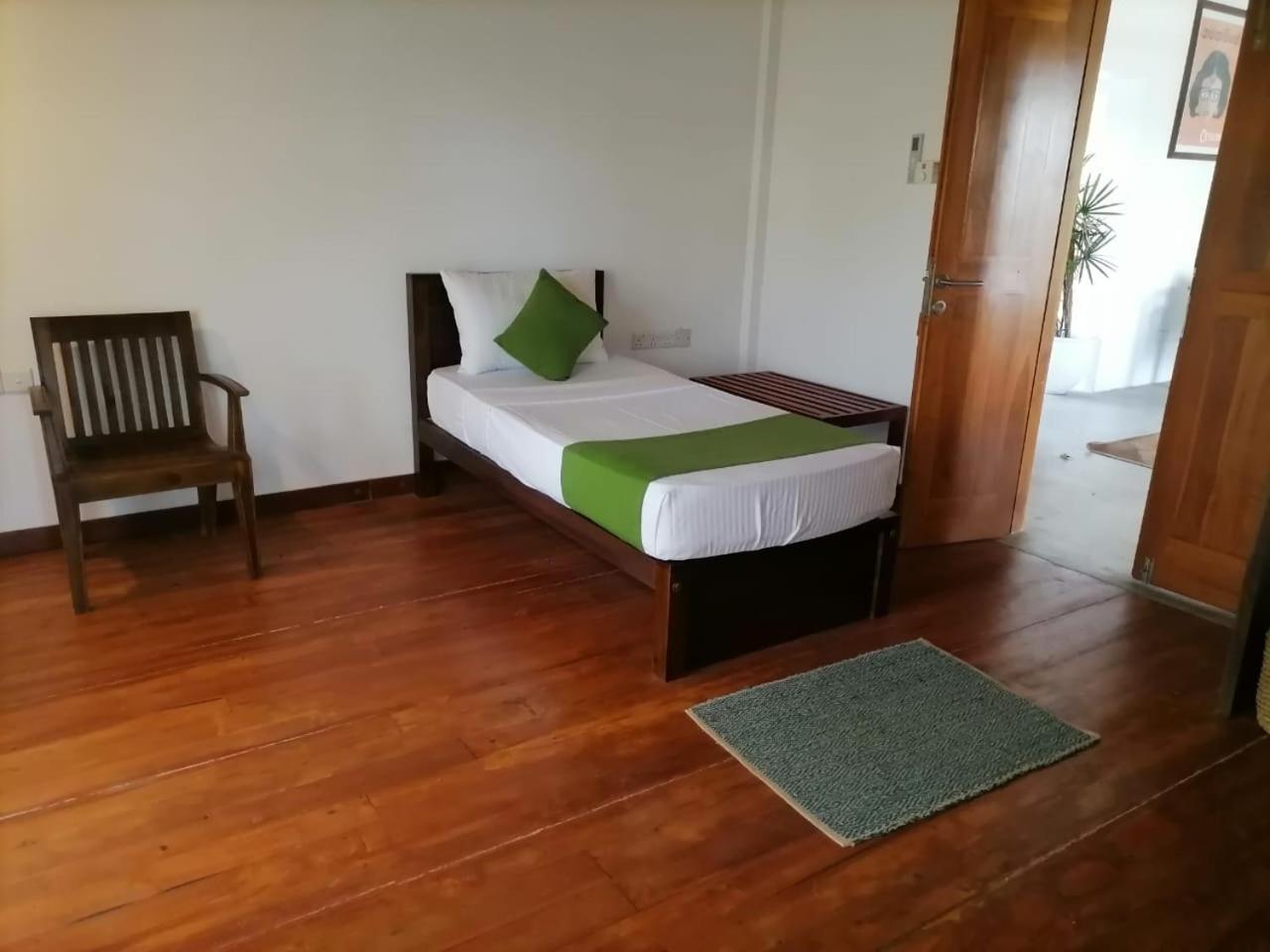 Kayjay Palms Hotell Passikudah Exteriör bild