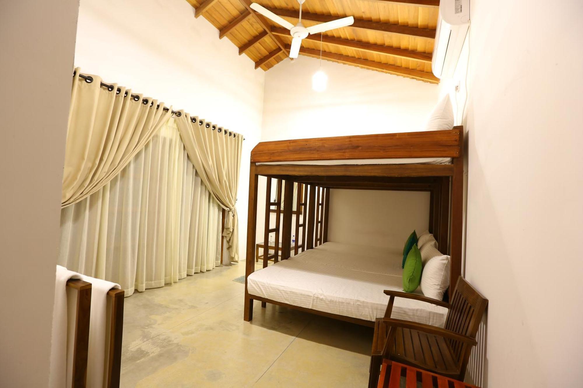 Kayjay Palms Hotell Passikudah Exteriör bild