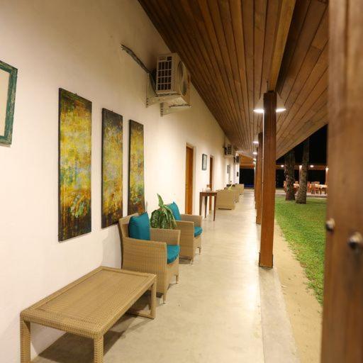 Kayjay Palms Hotell Passikudah Exteriör bild
